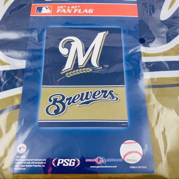 MLB MILWAUKEE BREWERS FAN FLAG NWT - Picture 6 of 8